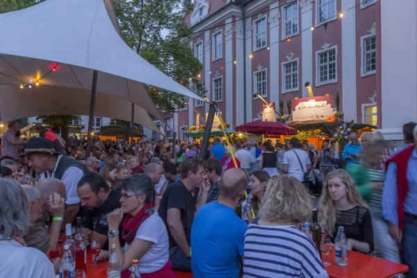 Meersburg, Almanya - 07 Eylül 2015: Merrsburg, Almanya 'nın güneybatısında bulunan Baden-Wurttemberg eyaletinde bir kasaba. Constance Bodensee Gölü kıyısında, üzüm bağlarıyla çevrili..