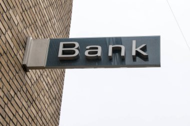 Randers, Danimarka - 02 Mart 2020: Randers 'taki Den danske banka binasının logosu.
