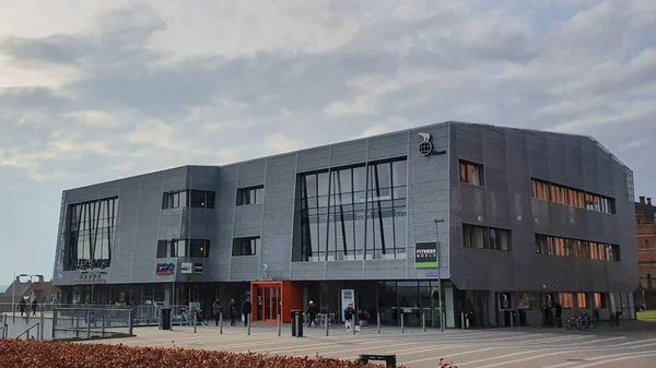Randers, Danimarka - 09-Şubat 2020: Nordisk Film Cinemas Randers, Thors Bakke 'de yer alan ve Thor Bira Fabrikalarının kurulduğu bir sinema salonudur..