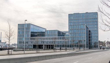 Aarhus, Danimarka - 24 Mart 2020 Aarhus 'taki çok satan bina. Bestseller, Danimarka merkezli özel bir aile giyim şirketi. Şirket 1975 yılında kuruldu ve 11 markası var.