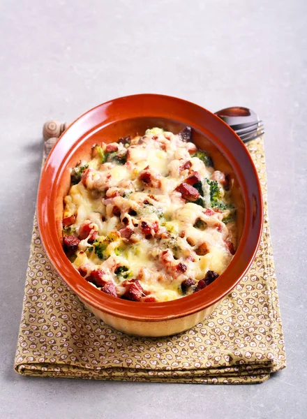 Broccoli e prosciutto gratinato — Foto Stock