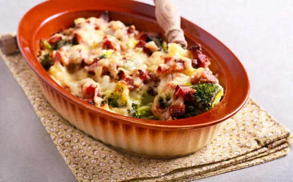 Broccoli and ham gratin — Stock Photo, Image