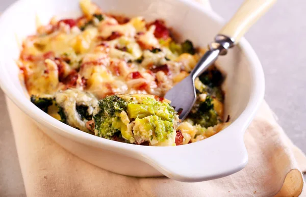 Broccoli and ham bake — Stock Photo, Image