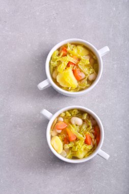 Kase fasulye, lahana ve havuç çorbası