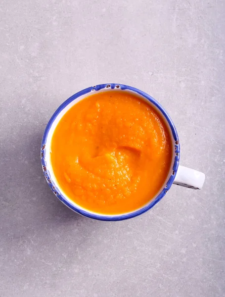 Sebze çorbası turuncu renk 