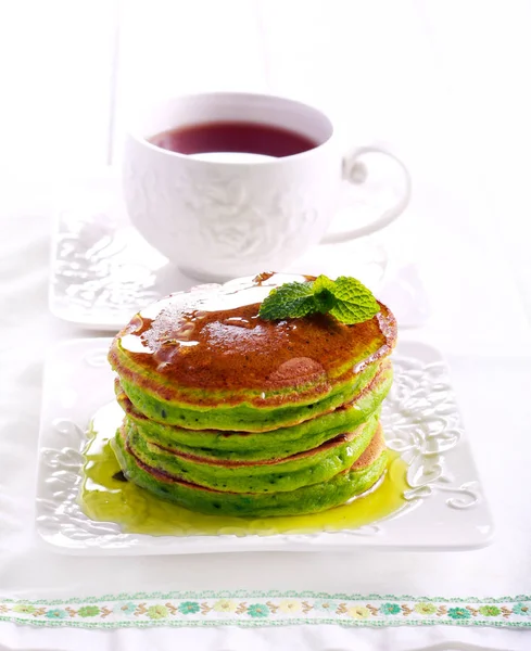 Matcha grönt te pannkakor — Stockfoto