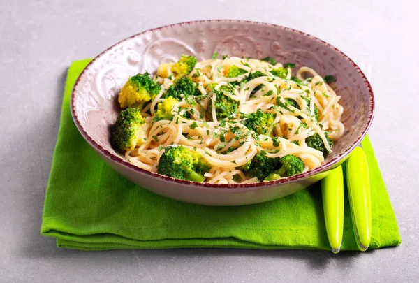 Cremosa pasta de espaguetis de brócoli — Foto de Stock