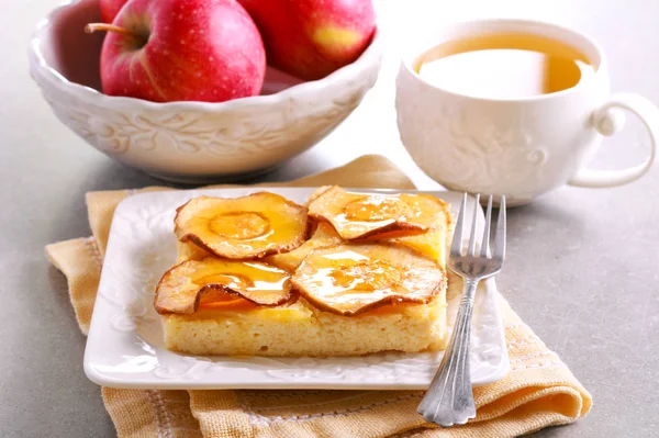 Apple and honey topping cheesecake — Stock Photo, Image