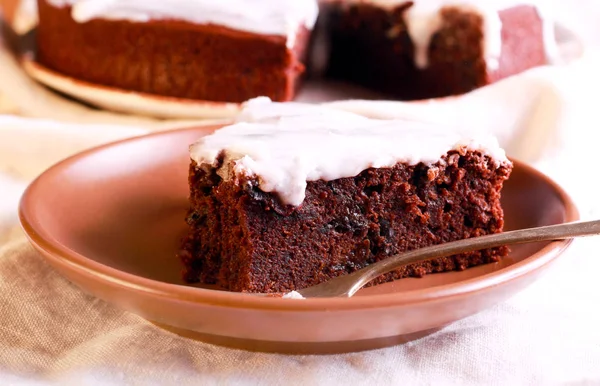 Chocolate and prune cake — Stock Photo, Image