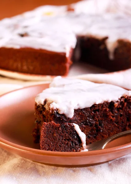 Chocolate and prune cake — Stock Photo, Image