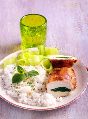 Ispanak doldurulmuş tavuk fileto