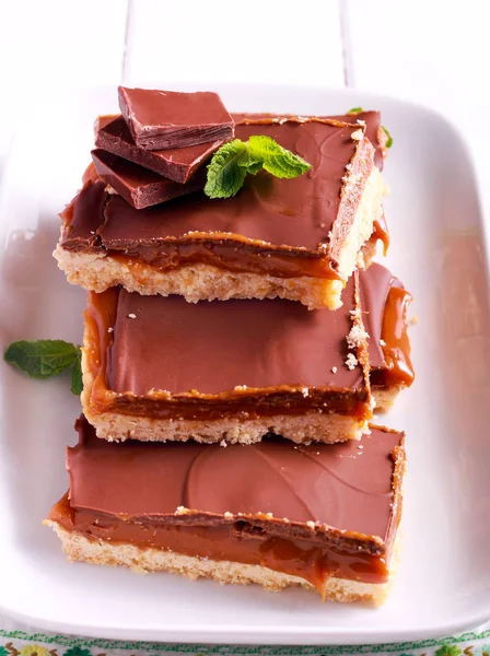 Millionaires' Shortbread - caramel and chocolate shortbread bars — Stock Photo, Image
