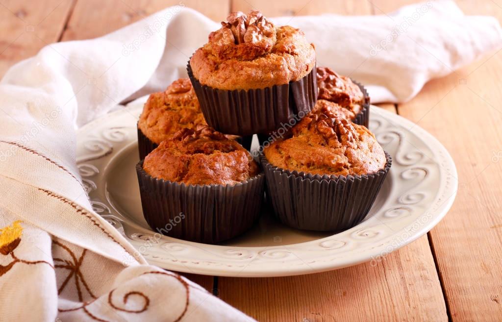 Oat, bran, banana and nut muffins 