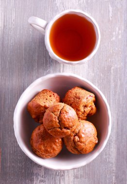 Meyve ve çilek ile şekersiz çörek 