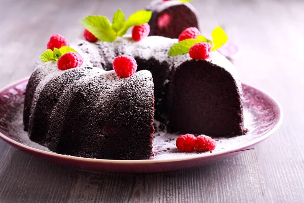 Chocolate and raspberry ring cake — Stock Photo, Image