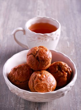 Meyve ve çilek ile şekersiz çörek 