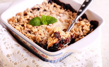 Berry kek teneke içinde harap