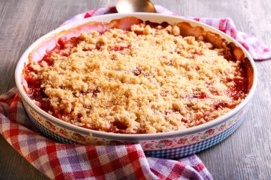 Meyve ve Hindistan cevizi kek parçalamak