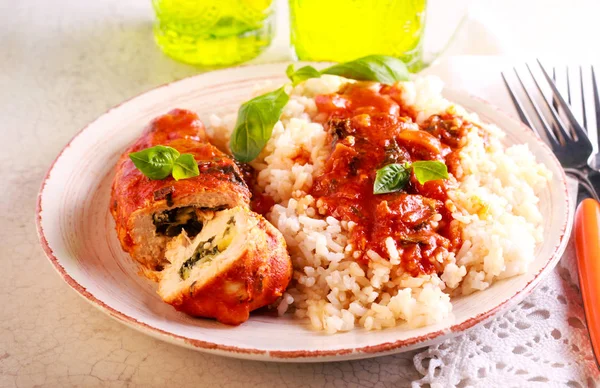 Chicken breast stuffed with mozzarella and basil — Stock Photo, Image