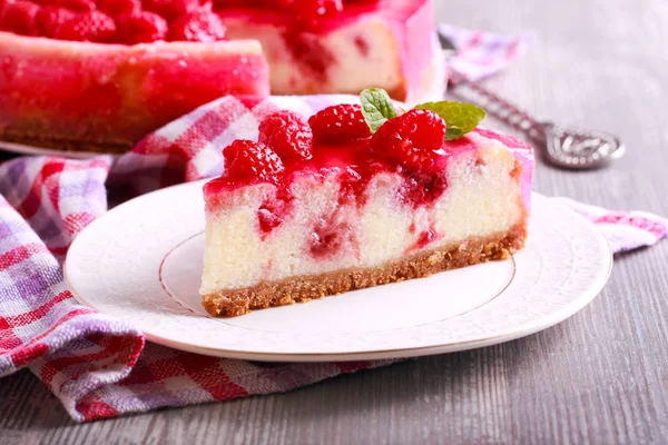 Hallon cheesecake med gelé toppning — Stockfoto