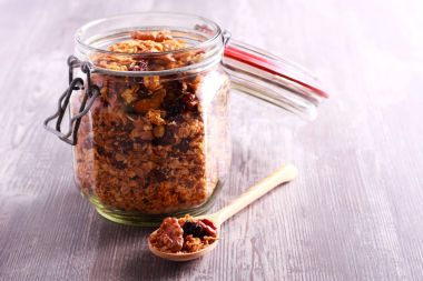 Kavanozda ev yapımı granola., 