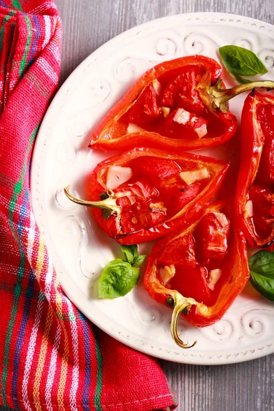 Pimientos tostados de piamonte en plato — Foto de Stock