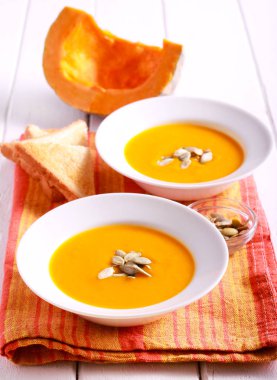 Tohumları ile Balkabagi çorbası