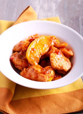 Tavuk fileto ve apple güveç 