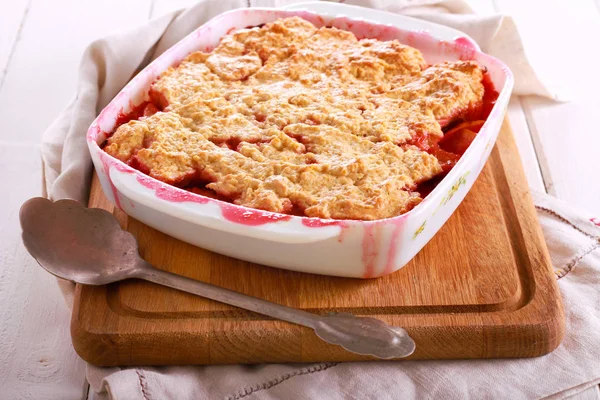 Plum and apple cobbler — Stock Photo, Image