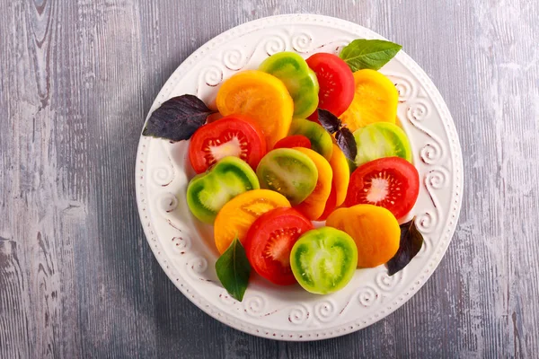 Tomates amarillos, verdes, rojos — Foto de Stock