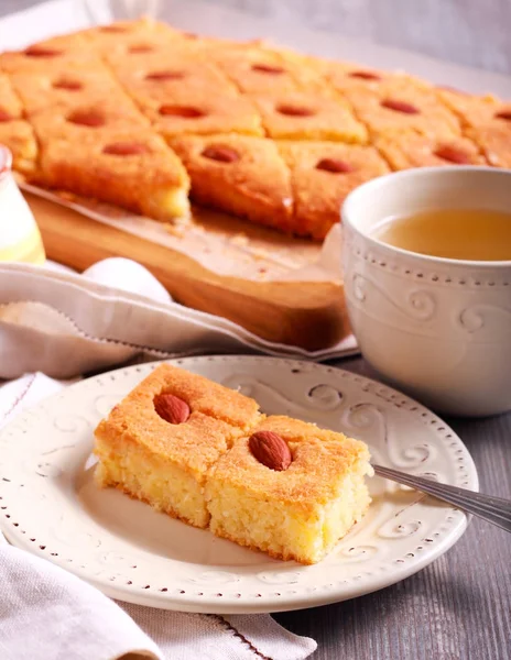 Basbousa - traditionele Midden-Oosten zoete cake — Stockfoto