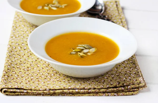 Vegetable soup with pumpkin seeds — Stock Photo, Image