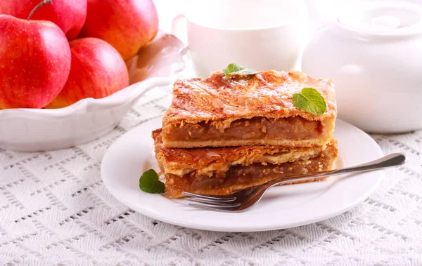 Glazed apple pie squares served — Stock Photo, Image