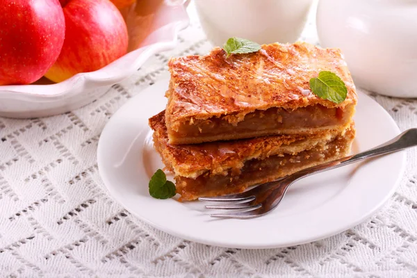 Glazed apple pie squares served — Stock Photo, Image