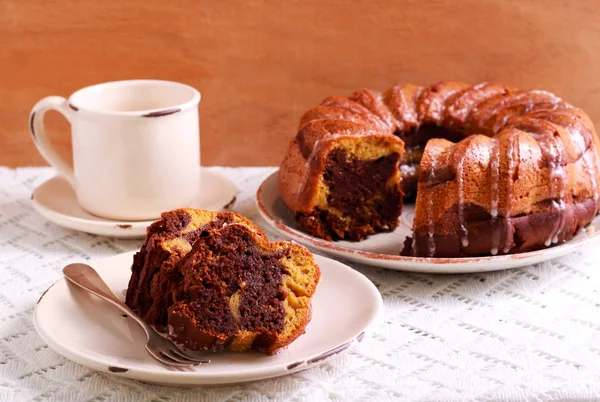 Schokolade und Kürbis-Wirbelkuchen — Stockfoto