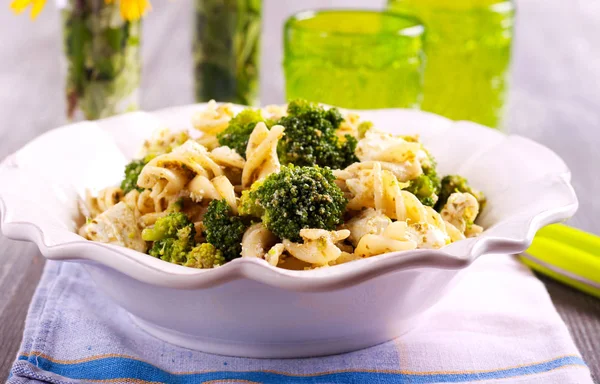 Broccoli pasta med ost — Stockfoto