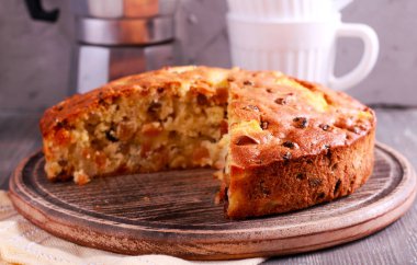 Ananas ve sultana kek, dilimlenmiş 