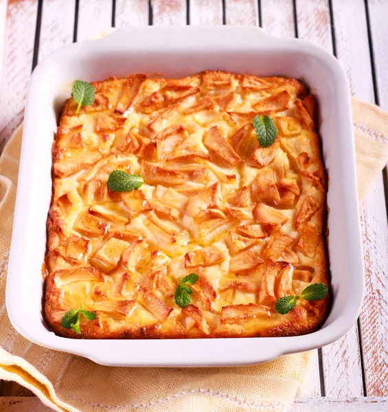 Apple pudding in a tin — Stock Photo, Image