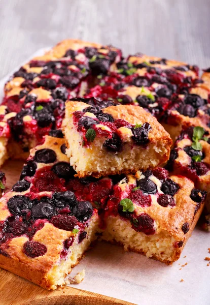 Tarta de arándanos y frambuesas — Foto de Stock