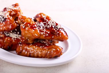 Teriyaki soslu tavuk kanadı 