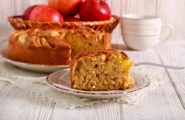 Wholemeal apple spicy cake — Stock Photo, Image