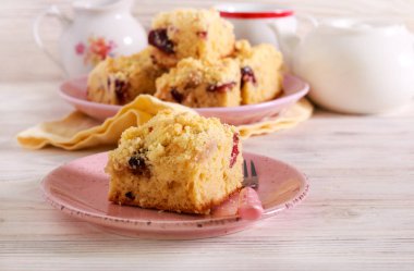 Erik ve elma tokalı kek., 