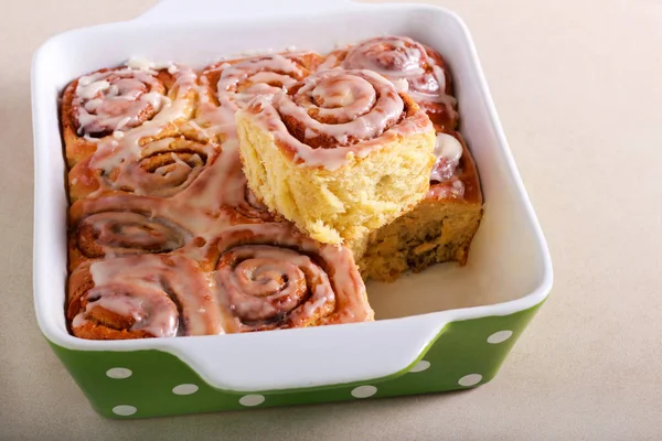 Cinnamon rolls with frosting — Stock Photo, Image