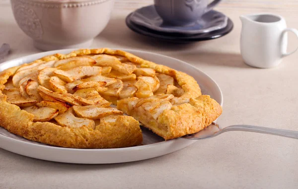 Пряный Яблочный Торт Нарезанный Тарелке — стоковое фото