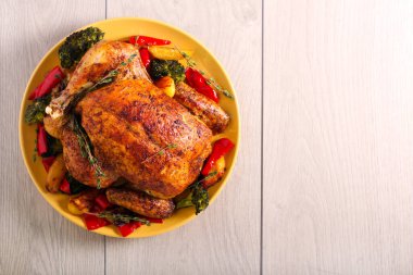 Sebzeli kızarmış tavuk.