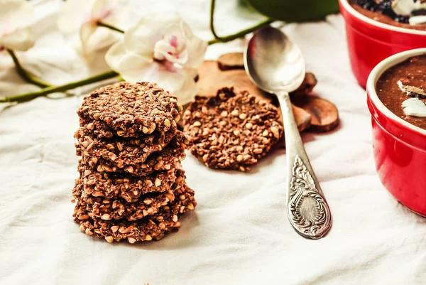 Glutenfri chokladkex, med bovete, nötter — Stockfoto