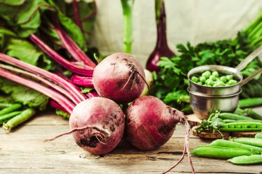 Tatlı taze hasat sebze (şalgam, beetroots, araba