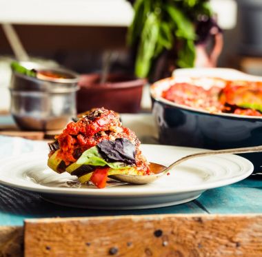 Patlıcan, kabak, domates ve o vejetaryen ratatouille yapılan