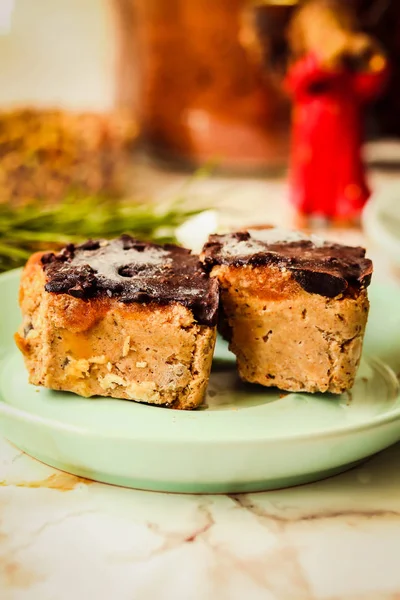 Barre de bonbons au caramel végétalien de Noël avec chocolat. Nouvel An de — Photo