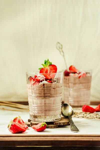 Chocolate pudding with strawberries. Design Toned Vintage Pastel — Stock Photo, Image